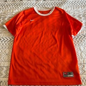 Boys Nike xl short sleeve tshirt